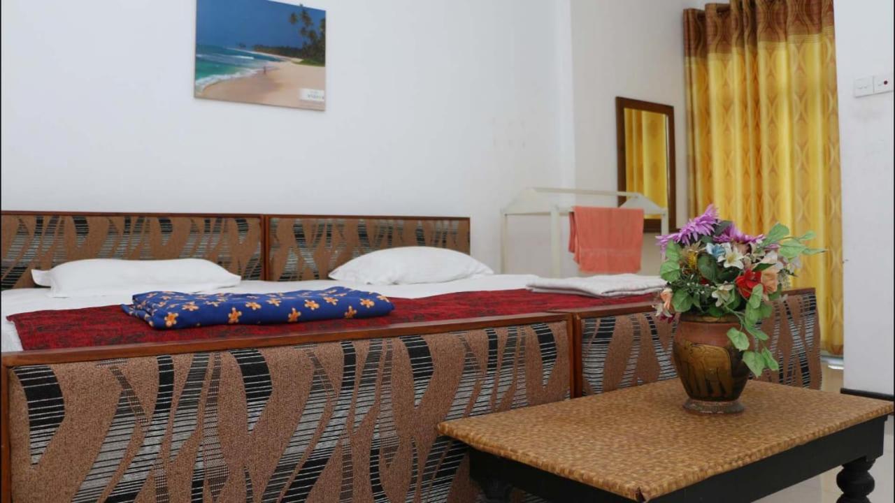 Suisse Villa Kandy Esterno foto