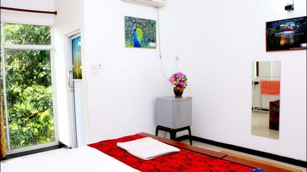 Suisse Villa Kandy Esterno foto