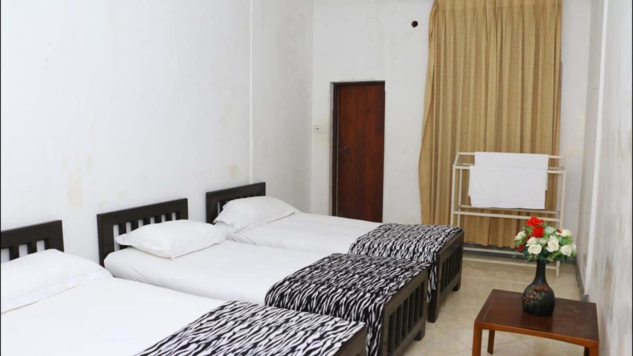 Suisse Villa Kandy Esterno foto