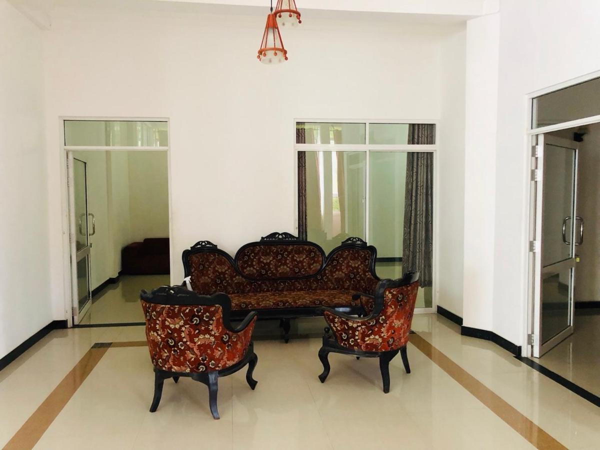Suisse Villa Kandy Esterno foto