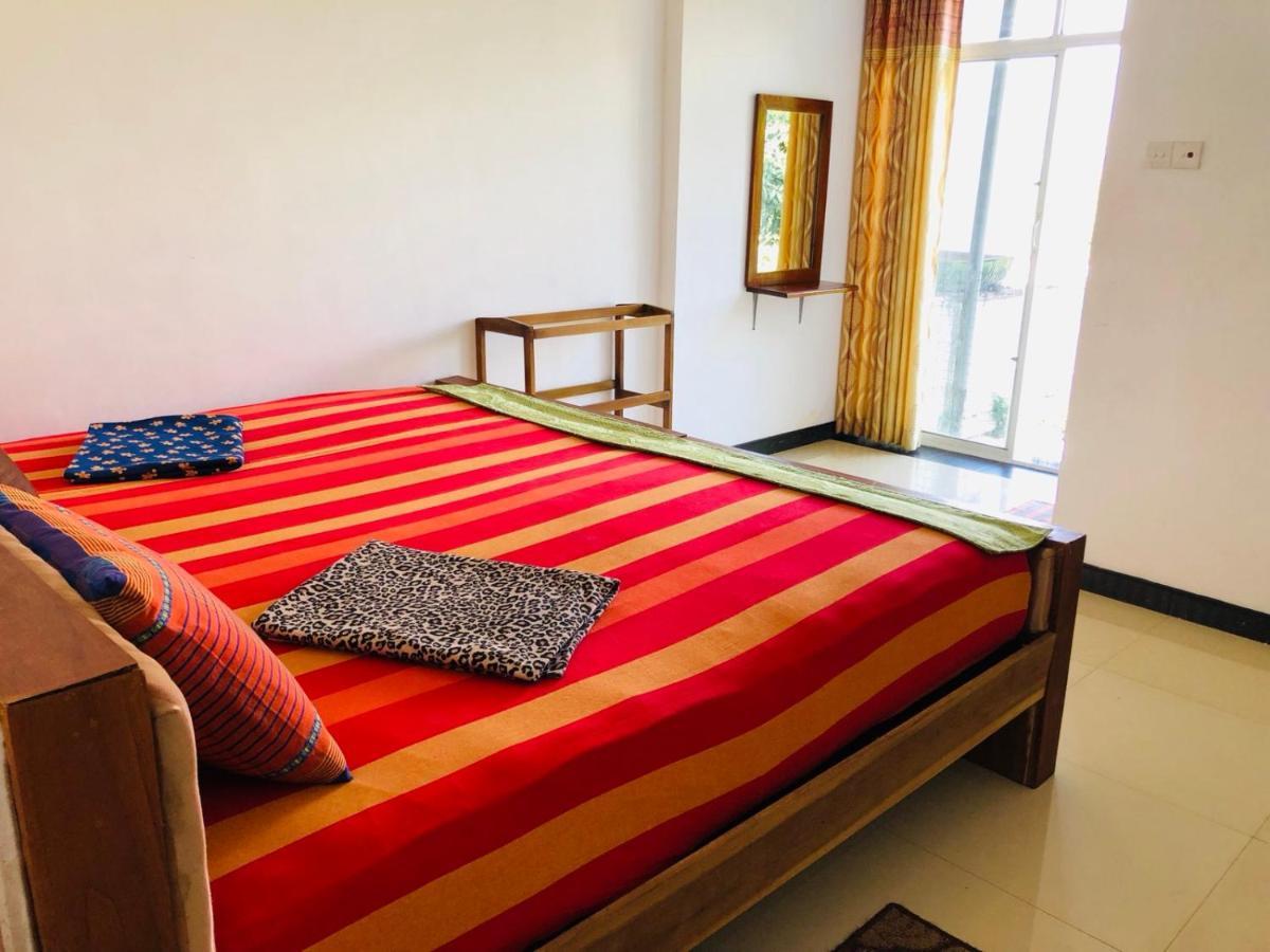Suisse Villa Kandy Esterno foto