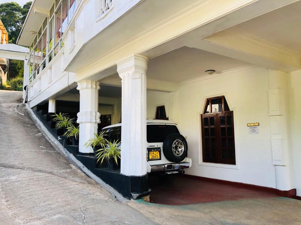 Suisse Villa Kandy Esterno foto