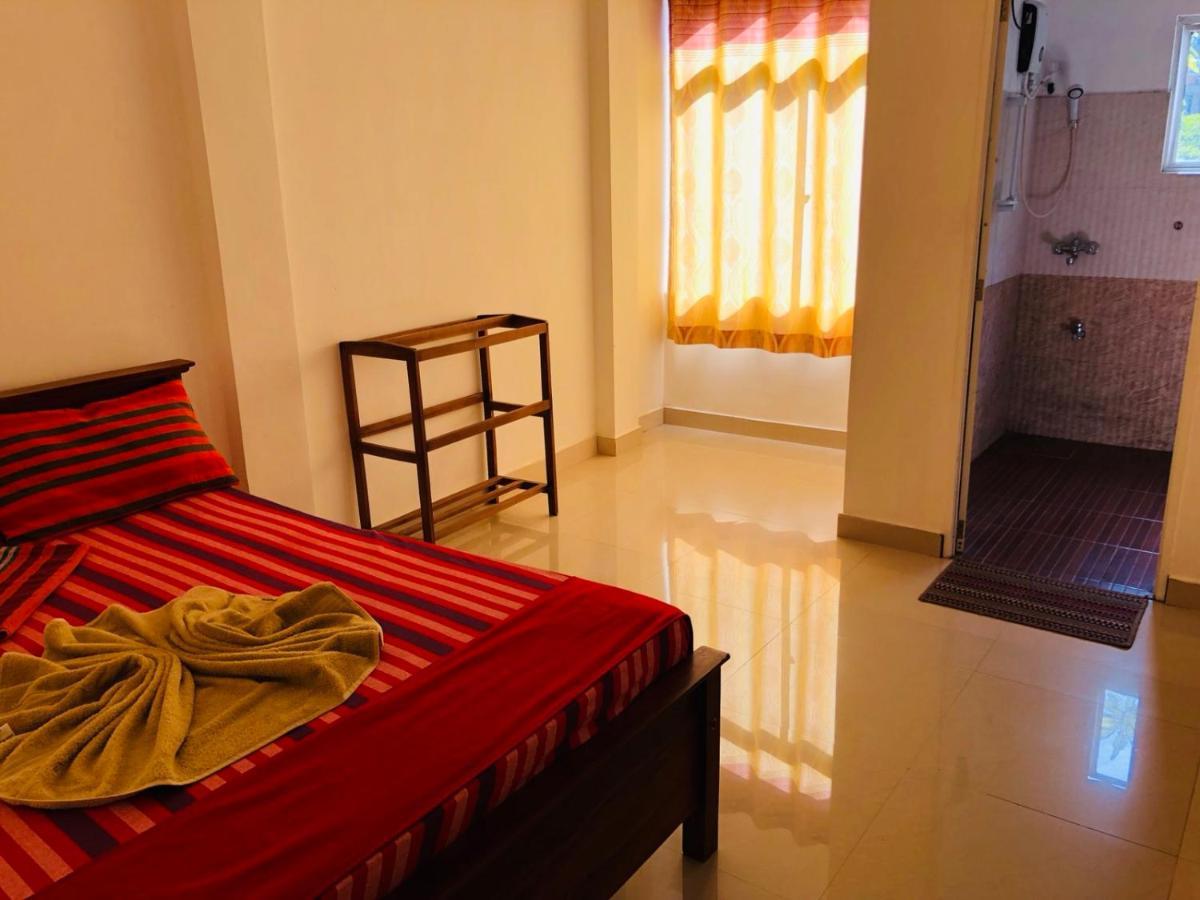 Suisse Villa Kandy Esterno foto