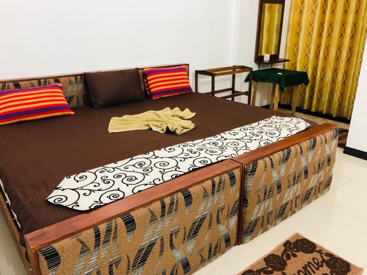 Suisse Villa Kandy Esterno foto