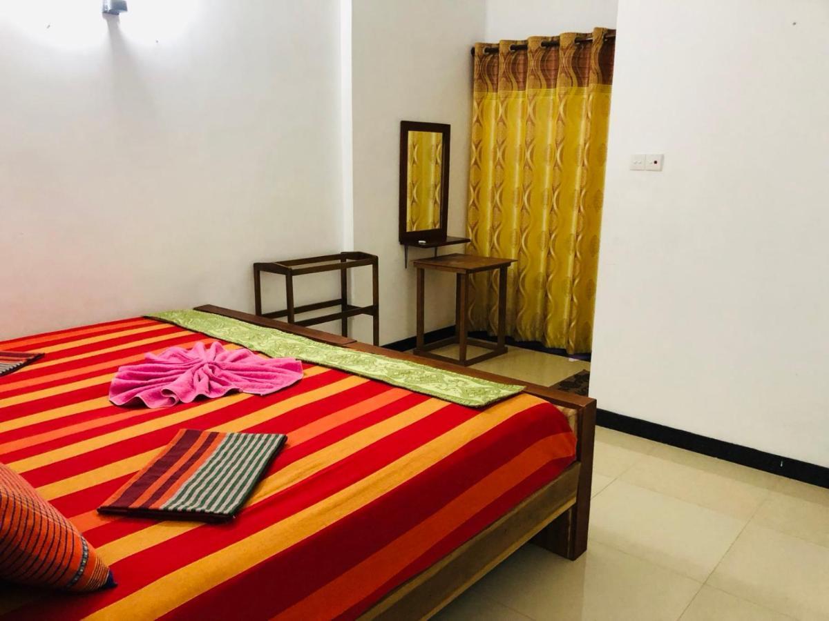Suisse Villa Kandy Esterno foto