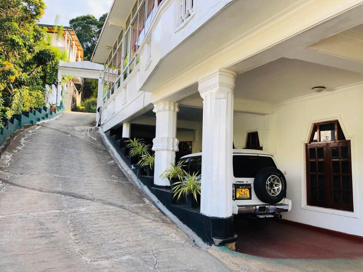 Suisse Villa Kandy Esterno foto
