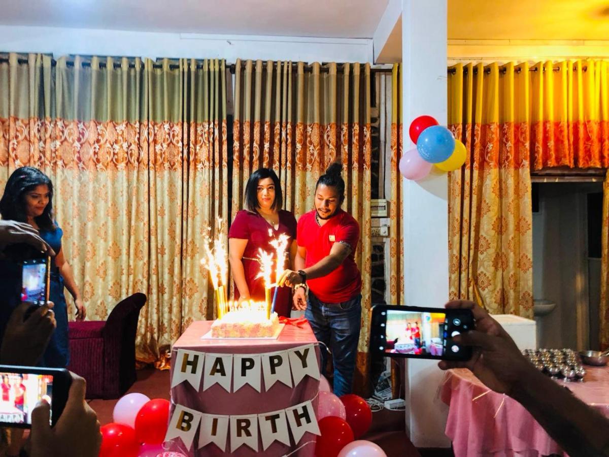 Suisse Villa Kandy Esterno foto